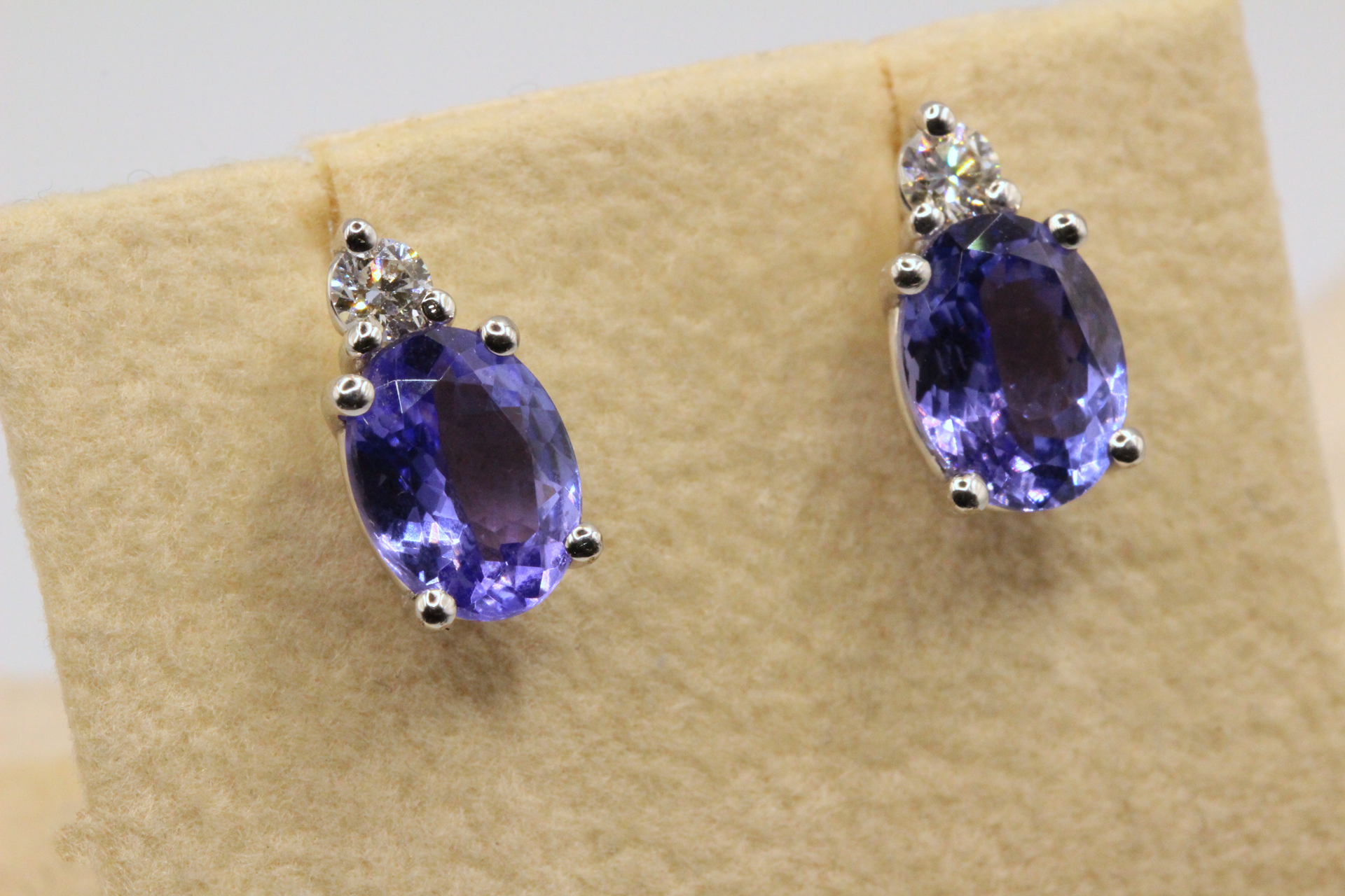 Orecchini con tanzanite