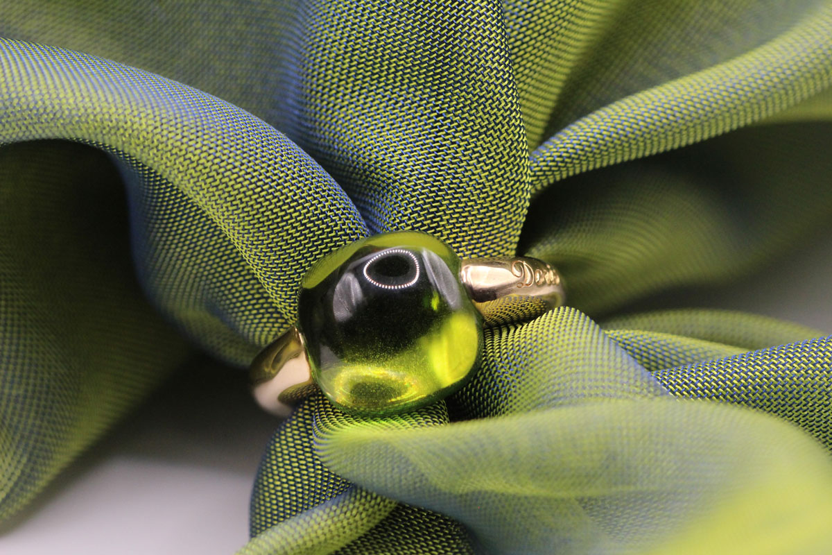 Anello in oro con peridoto